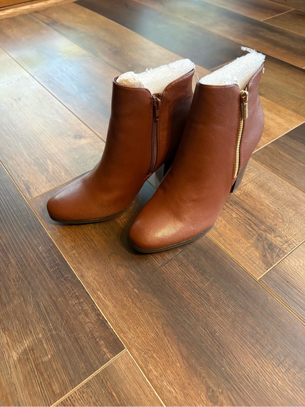 Jessica cline Sleek Brown Ankle Booties with double Side Zip womans US 9